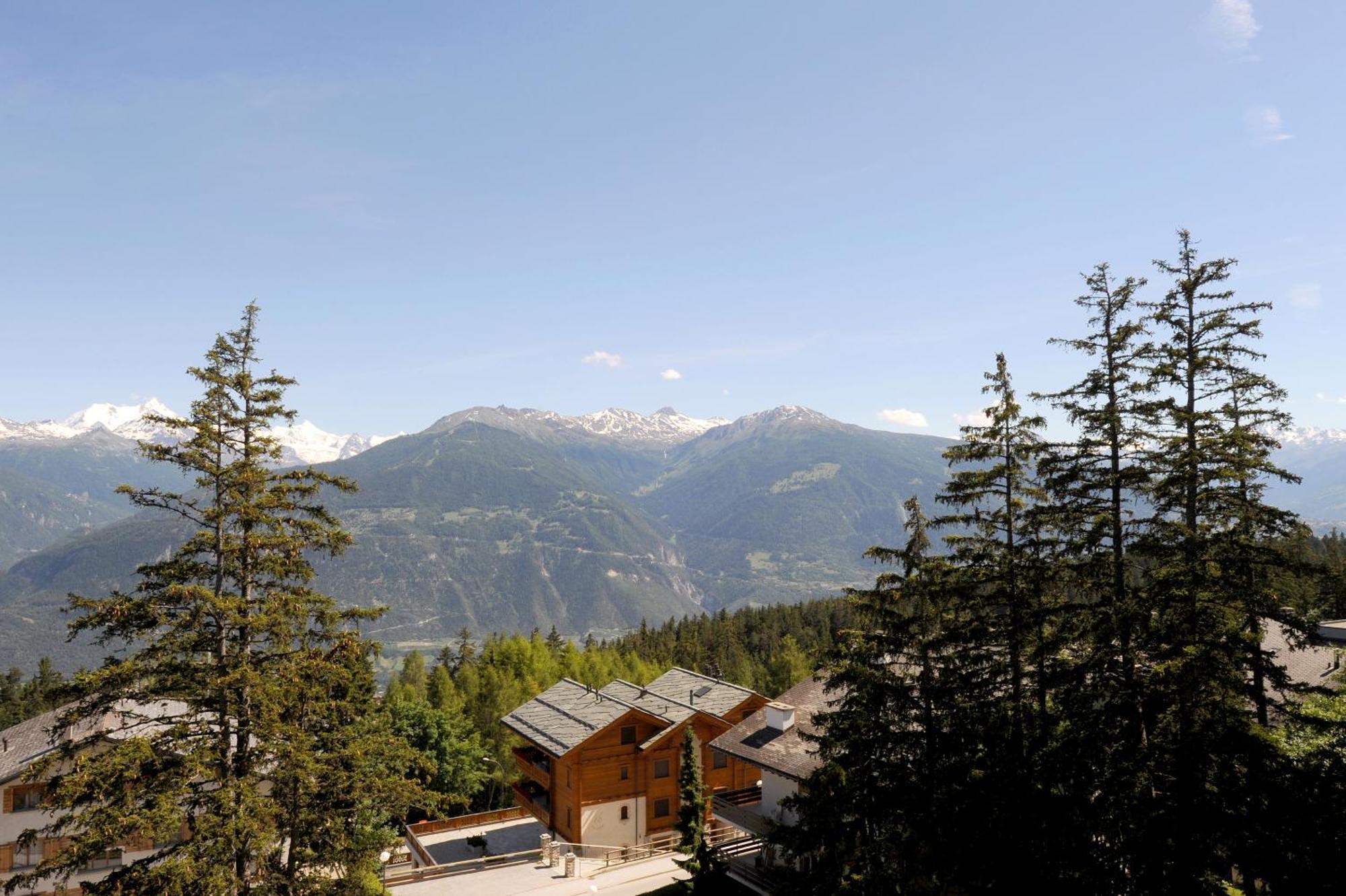 Aparthotel Helvetia Crans-Montana Cameră foto