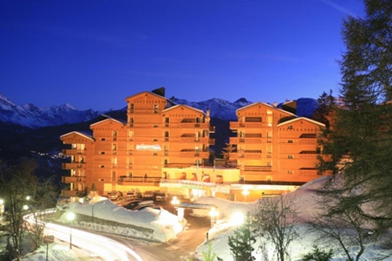 Aparthotel Helvetia Crans-Montana Exterior foto